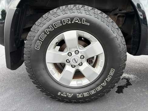 Used 2012 Nissan Frontier SV AWD/4WD image 8