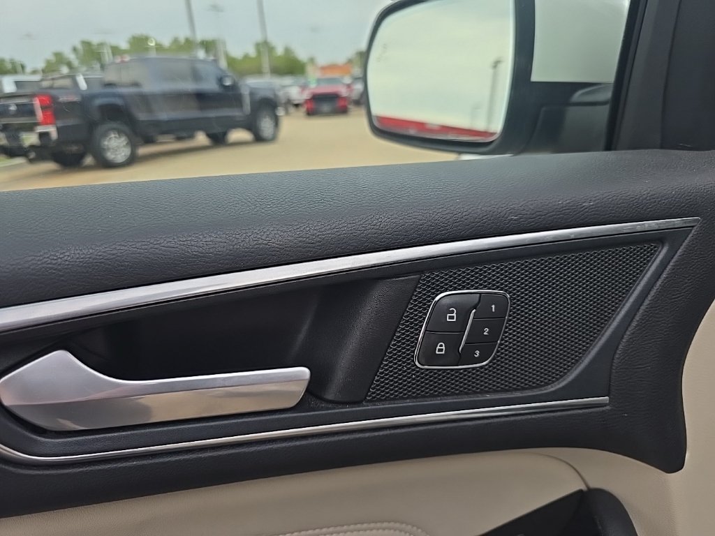 Used 2018 Ford Edge Titanium w/ Equipment Group 302A FWD image 11