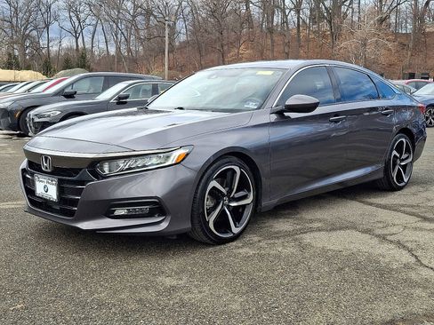 Used 2019 Honda Accord Sport image 3