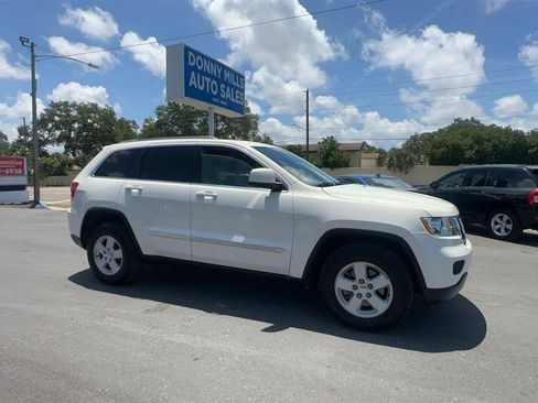 Used 2012 Jeep Grand Cherokee Laredo w/ Laredo E Group AWD/4WD image 9