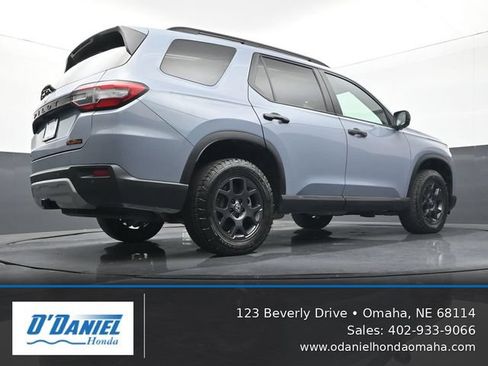 Used 2024 Honda Pilot TrailSport image 12