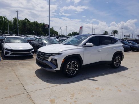 New 2026 Hyundai Tucson Limited FWD image 3