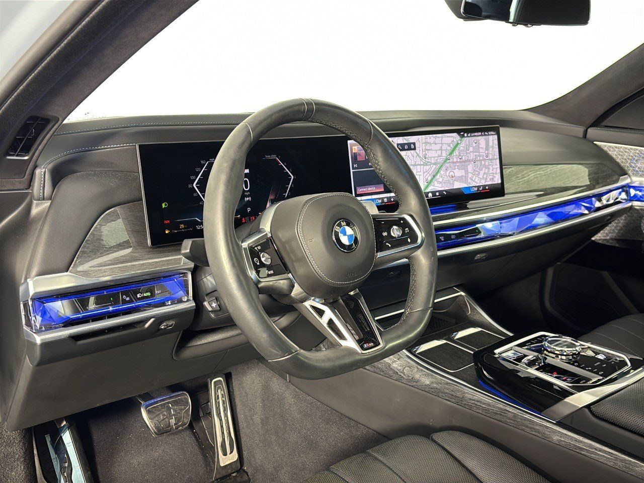 Used 2023 BMW 760i xDrive AWD/4WD image 4