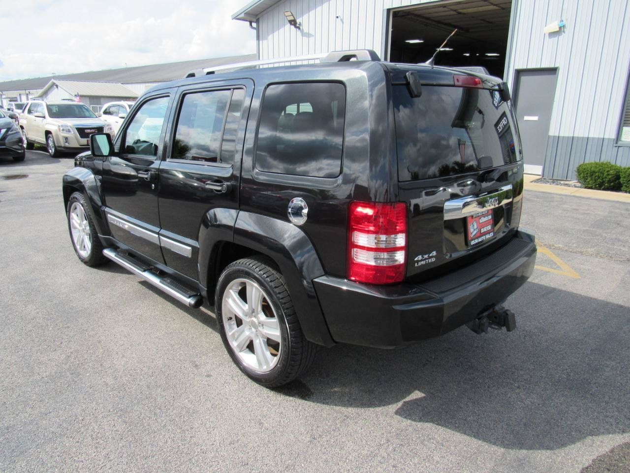 Used 2012 Jeep Liberty Limited Jet w/ Chrome Accents Group AWD/4WD image 4