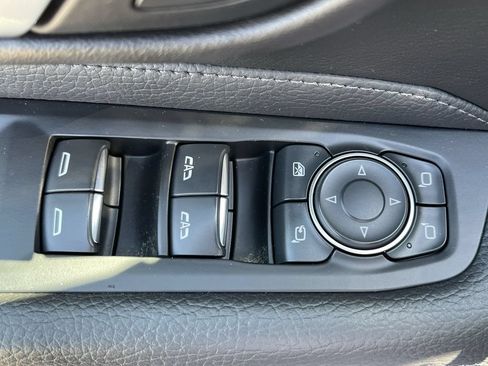 Used 2021 GMC Yukon Denali w/ Denali Ultimate Package AWD/4WD image 25