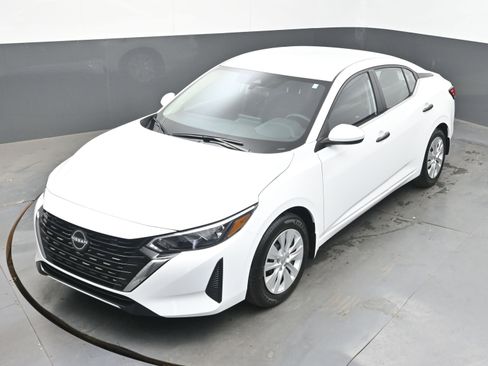 Certified 2025 Nissan Sentra S image 31