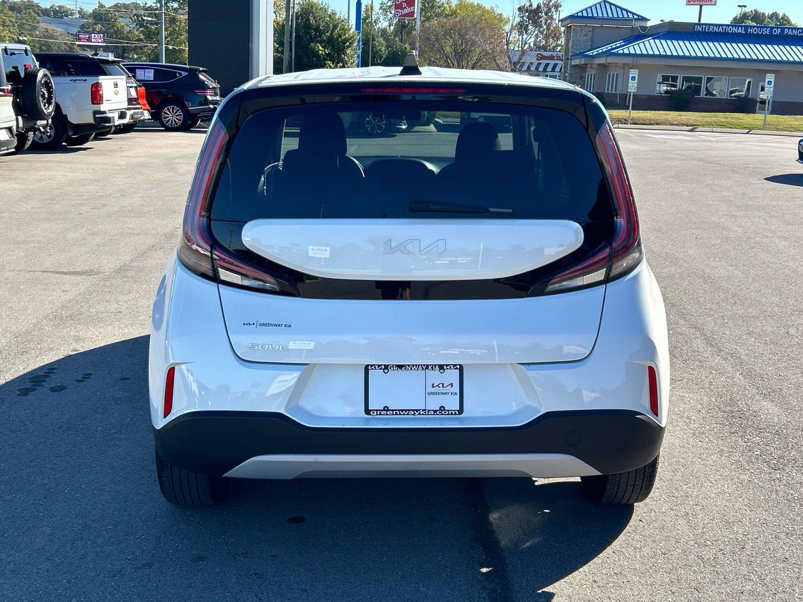 Used 2025 Kia Soul LX w/ LX Technology Package FWD image 4