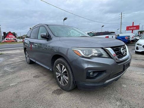 Used 2017 Nissan Pathfinder SL FWD image 10