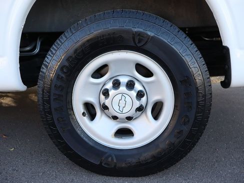 Used 2017 Chevrolet Express 2500 LS image 38