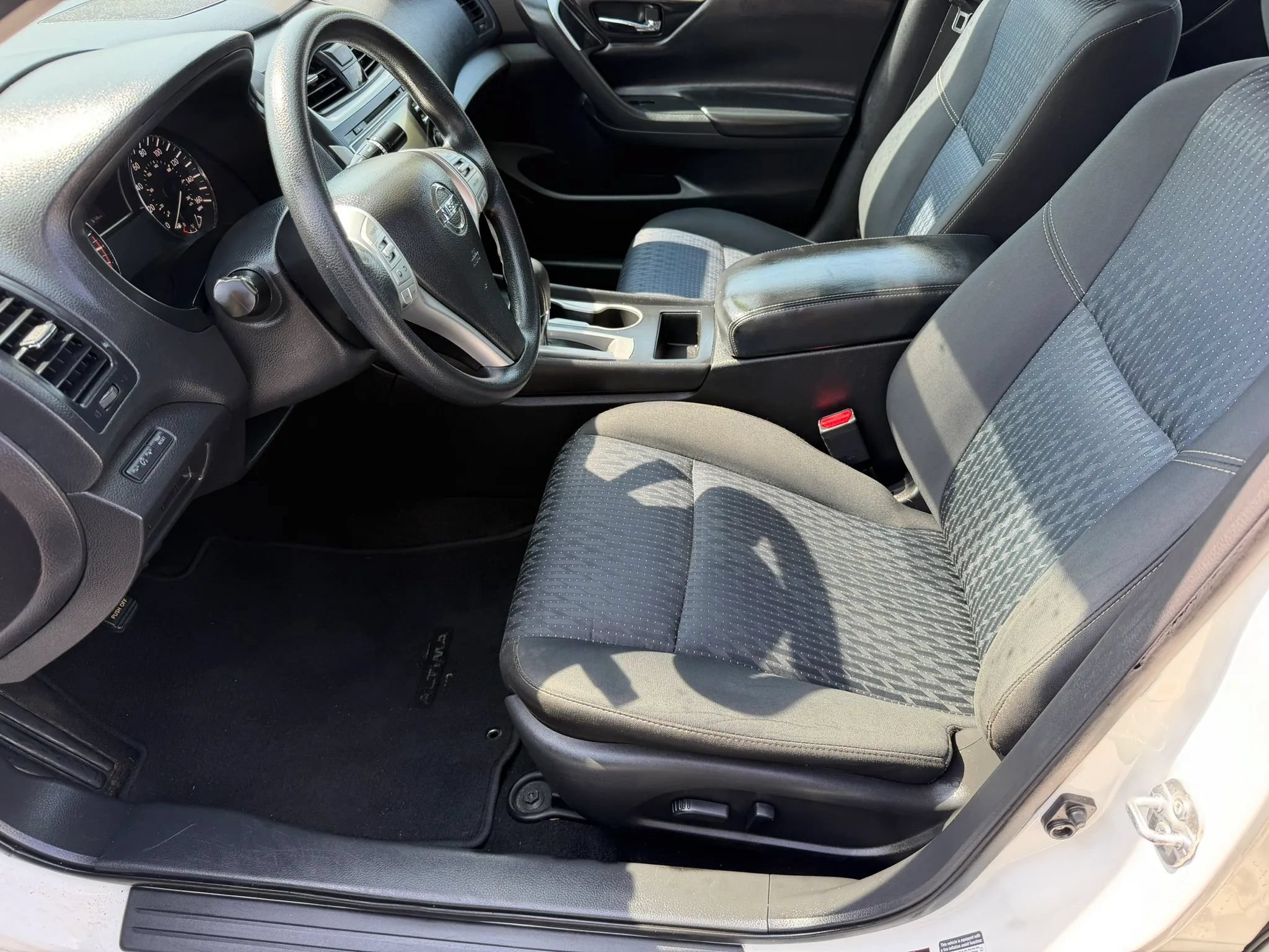 Used 2016 Nissan Altima 2.5 S w/ Power Driver Seat Package FWD image 9