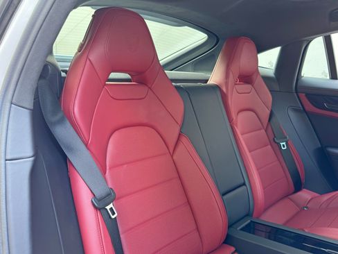 Used 2025 Porsche Panamera image 44