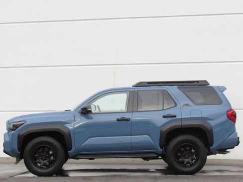 New 2025 Toyota 4Runner TRD Off-Road Premium AWD/4WD image 4