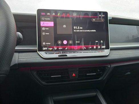 New 2026 Volkswagen Tiguan SE R-Line image 25