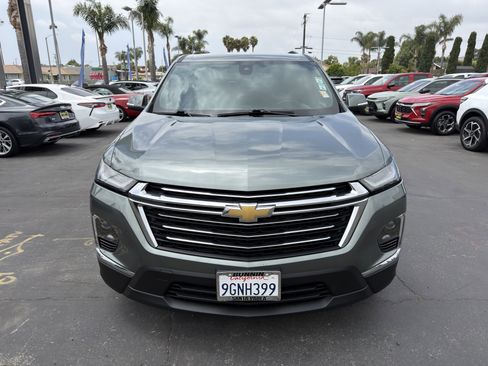 Used 2023 Chevrolet Traverse LT FWD image 3