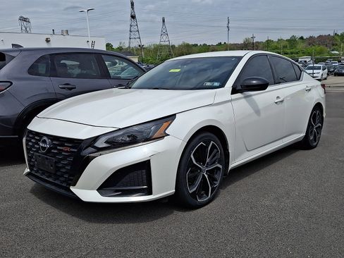 Certified 2023 Nissan Altima 2.5 SR FWD image 2