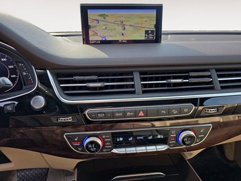 Used 2018 Audi Q7 3.0T Prestige w/ Prestige Package image 10