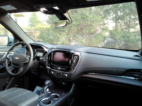 Certified 2023 Chevrolet Traverse LT w/ LT Premium Package AWD/4WD image 16