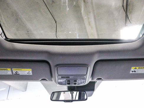 Used 2017 Honda Pilot Touring image 13