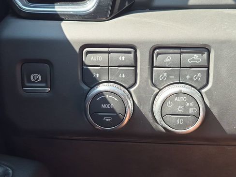 Used 2024 GMC Sierra 1500 Denali AWD/4WD image 18