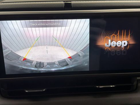 Used 2025 Jeep Wrangler Unlimited Sahara w/ Safety Group image 22