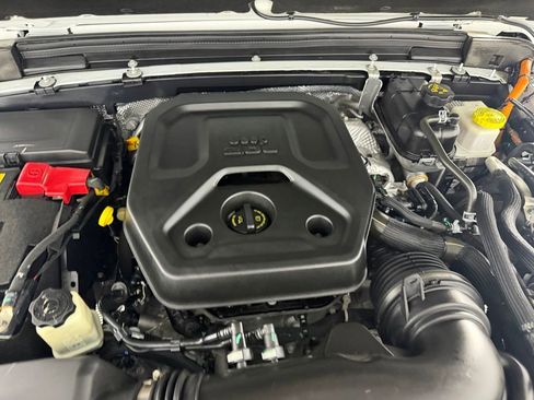 Used 2024 Jeep Wrangler Unlimited Rubicon 4xe AWD/4WD image 34