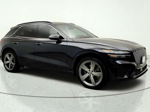 Used 2025 Genesis GV70 3.5T Sport w/ Sport Advanced Package AWD/4WD image 3