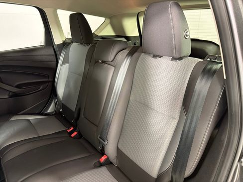 Used 2017 Ford Escape SE FWD image 16
