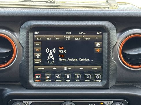 Used 2023 Jeep Gladiator Mojave w/ LED Lighting Group AWD/4WD image 25