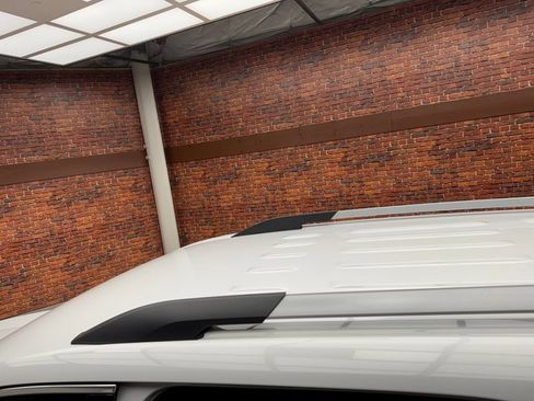 Used 2023 GMC Acadia SLT w/ Preferred Package image 25