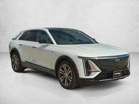 New 2026 Cadillac Lyriq Luxury image 7