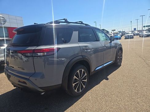 New 2026 Nissan Pathfinder Platinum AWD/4WD image 7