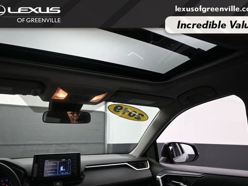 Used 2019 Toyota RAV4 XLE w/ Convenience Package FWD image 24