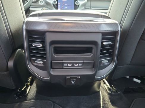 Used 2026 RAM 1500 4x4 Crew Cab image 12