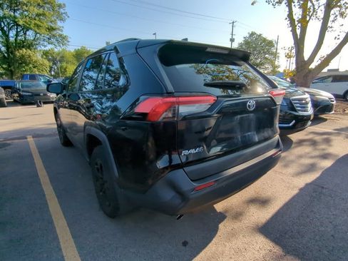 Used 2019 Toyota RAV4 LE w/ All Weather Liner Package AWD/4WD image 4