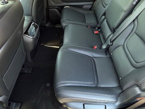 New 2025 Nissan Armada SV image 10