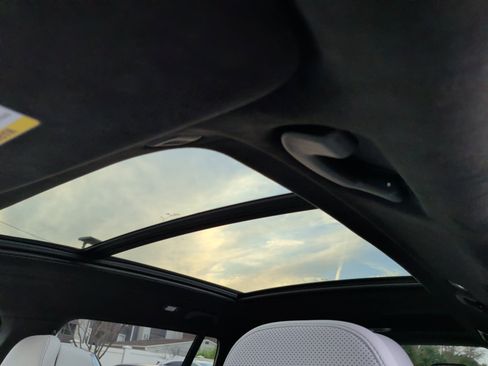 Certified 2025 BMW X7 xDrive40i w/ M Sport Package image 31