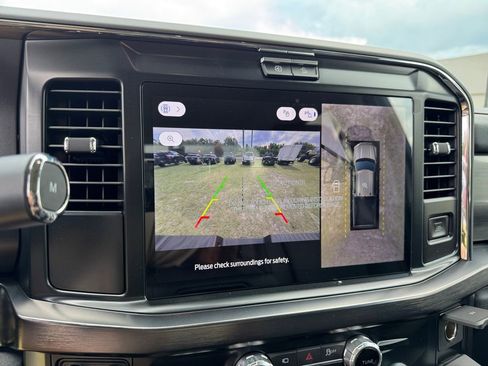 New 2026 Ford F250 Lariat w/ Black Appearance Package image 34