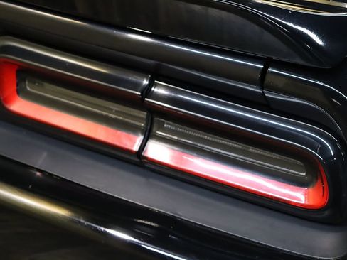 Used 2020 Dodge Challenger SXT w/ Driver Convenience Group image 21