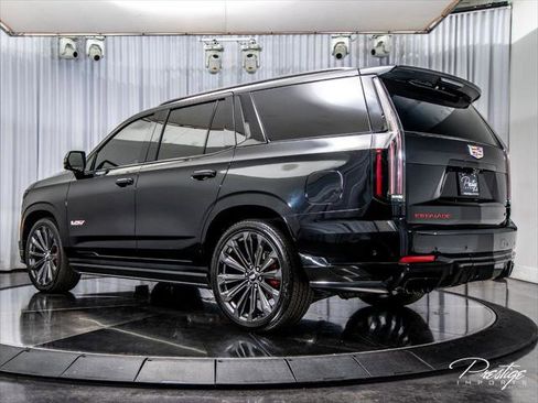 Used 2025 Cadillac Escalade V w/ LPO, Floor Liner Package AWD/4WD image 17