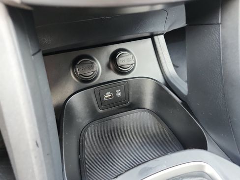 Used 2017 Hyundai Santa Fe SE AWD/4WD image 20