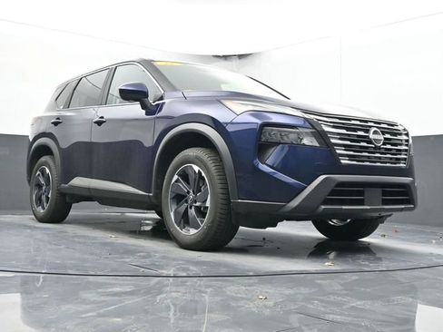 Used 2025 Nissan Rogue SV image 22