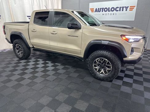 Used 2024 Chevrolet Colorado ZR2 w/ ZR2 Convenience Package III AWD/4WD image 2