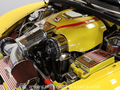 Used 2005 Chevrolet SSR w/ Preferred Equipment Group image 30