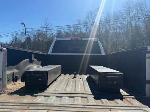 Used 2019 RAM 2500 Tradesman w/ Chrome Appearance Group image 8