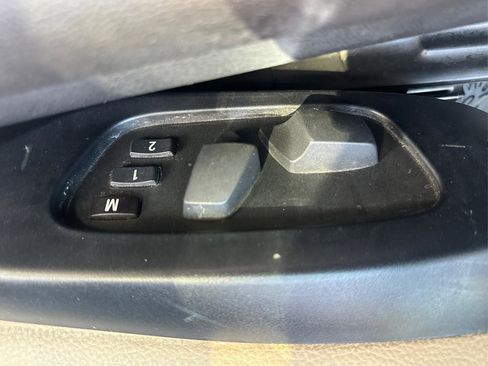 Used 2013 BMW 335i Convertible image 19