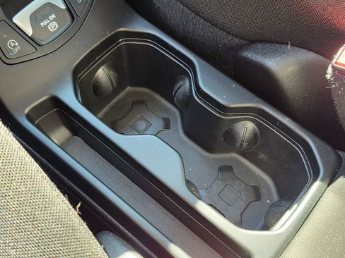 Used 2023 Jeep Renegade Latitude image 36