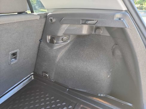 Used 2015 Volkswagen Golf 4-Door FWD image 31