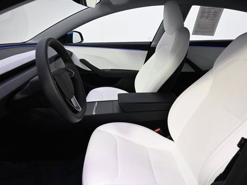 Used 2025 Tesla Model 3 Long Range image 13