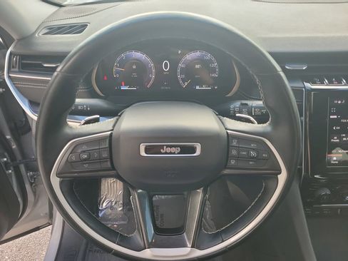 Used 2021 Jeep Grand Cherokee L Laredo w/ Luxury Tech Group I image 32