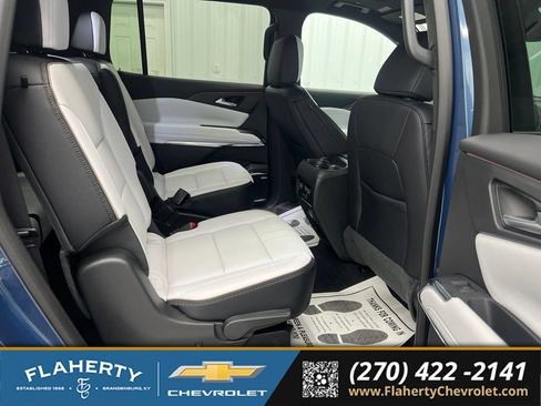 Used 2025 Chevrolet Traverse High Country FWD image 13
